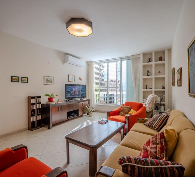 3 חדרים למכירה בנחלת יצחק