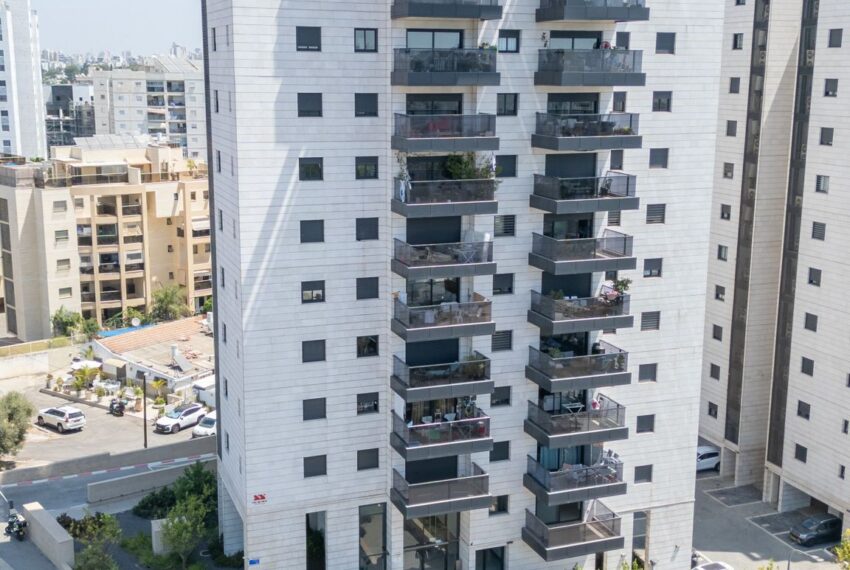 WhatsApp Image 2025-08-26 at 08.52.40 (1)