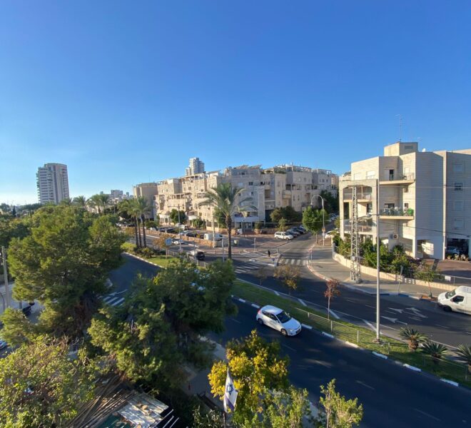 4 חדרים למכירה בבר לב