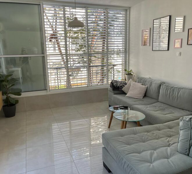 הושכרה! דירת 2 חדרים מקסימה עם חניה בטאבו! בוגרשוב 94, ת"א