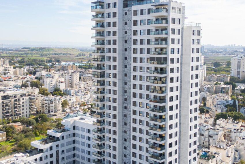 256fe570-0794-40fc-b6db-6de76c9c098d