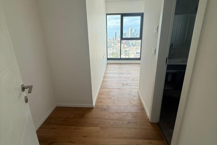 7c015a0b-f5aa-4246-aca0-8a905e8e886d