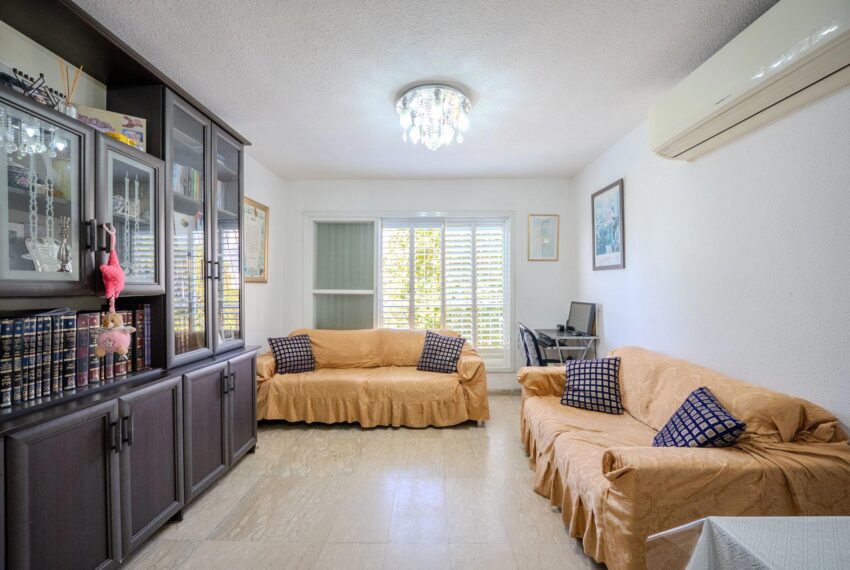 c3c8cafa-82db-4583-bc47-0e0fe59c9919