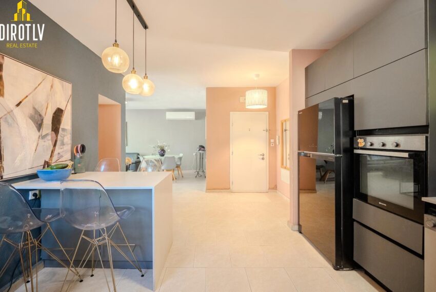 dfb5c8aa-d6cd-46ff-96b1-0ac884f2c1c2