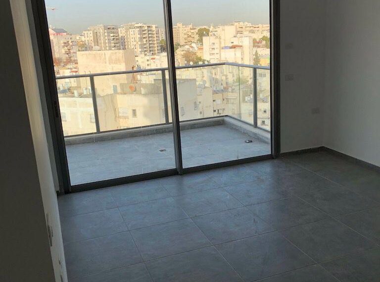 e5fb9f70-9090-416c-b5a5-77330d8eec89