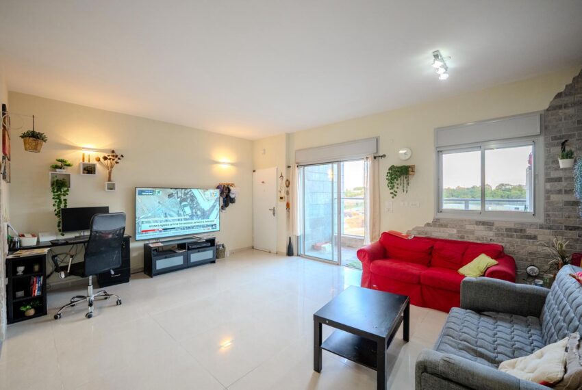 01093739-82f6-43d9-b397-8fcf5f5ed991