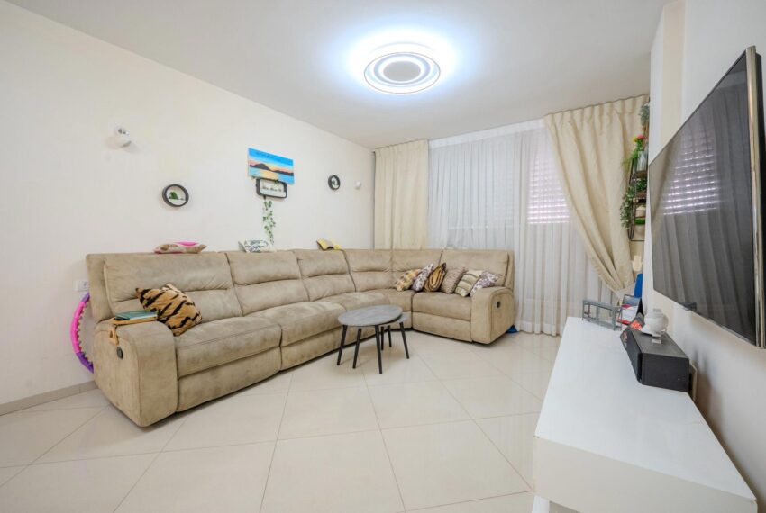 39caf37e-e92a-43a7-9a11-5c7581f865c1