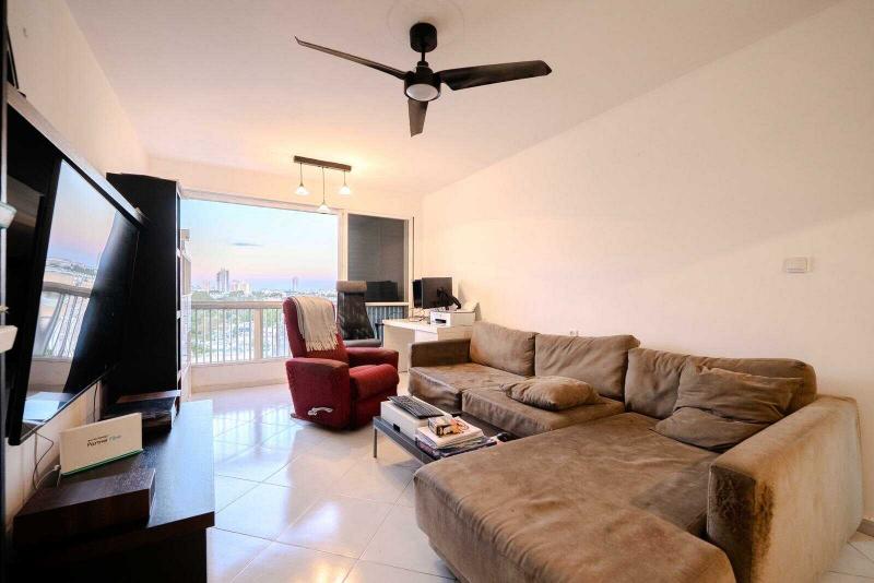 למכירה דירת 3.5 חדרים שמורה, עורפית ושקטה, בפריים לוקיישן על תוואי הרכבת הקלה! | דרך ההגנה 140, תל אביב