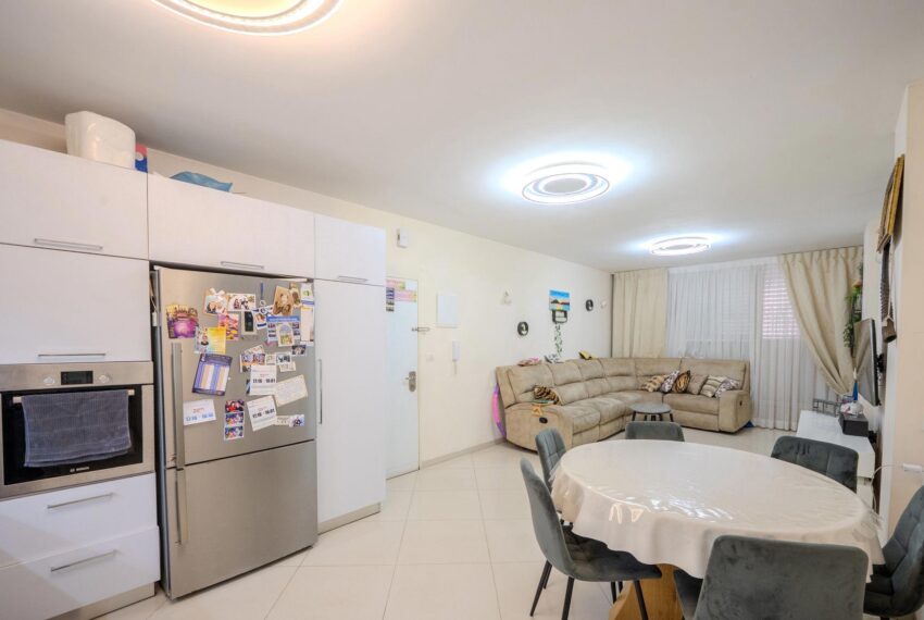 6a40ca5f-6d9c-4fc8-9c63-340110acc587