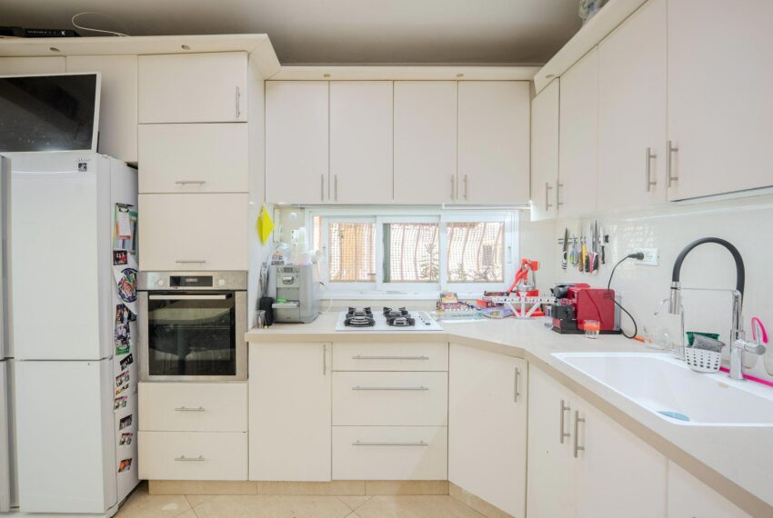 6df76aa9-8508-4070-8dee-d837f91416a0