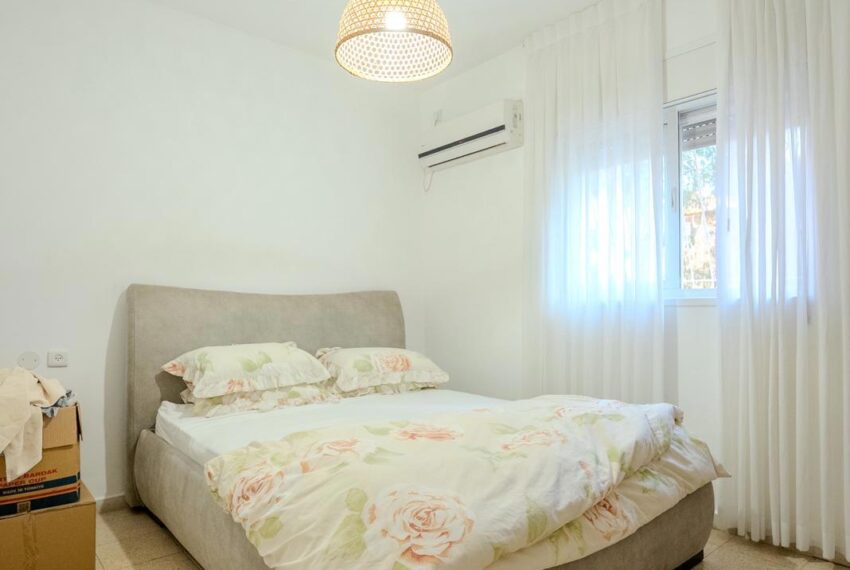 ebff8372-ec34-4fbe-92de-cab11bbc5f3f