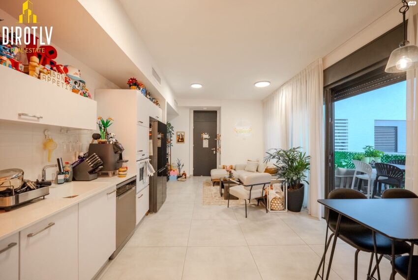 y2_7_JWMFRhU2Hi_20251109