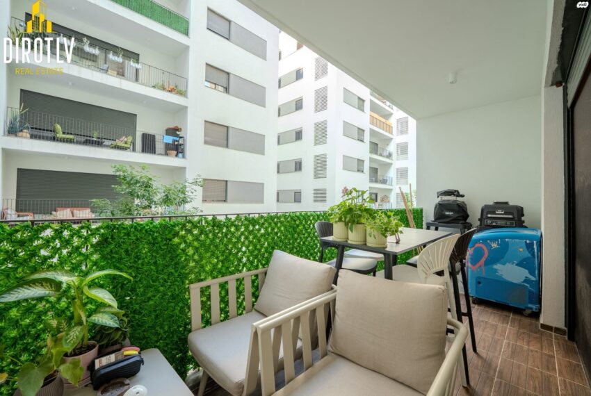 y2_8_jvMG6Svhwk_20251109