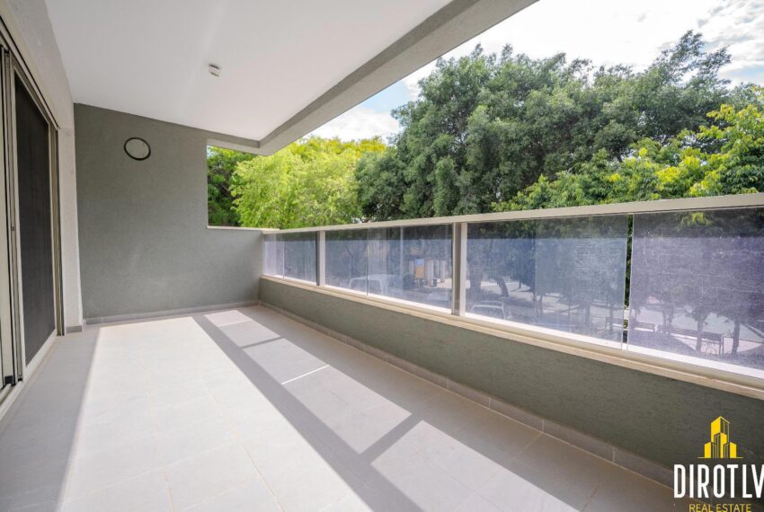 ea01b294-a0f3-49f9-b048-0e5d3d925f6d