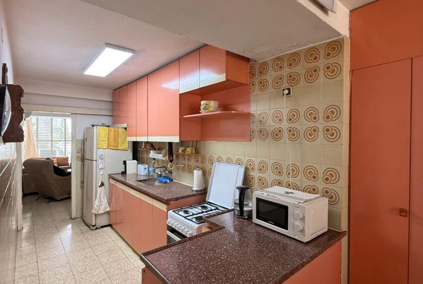 242b349c-d7b3-46bf-a2ea-beaa3c2abcb5